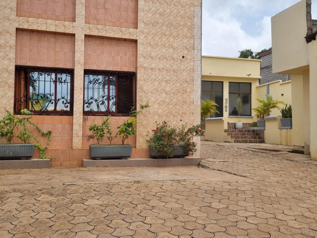 Appart Hotel Mireille Yaoundé Exterior foto